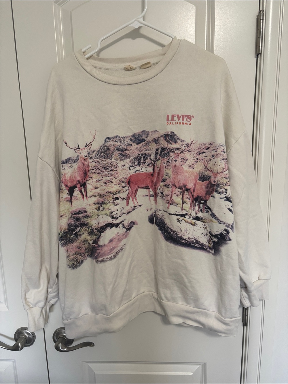 Levi's Cream Crewneck Sweater with Nature Deer Graphic